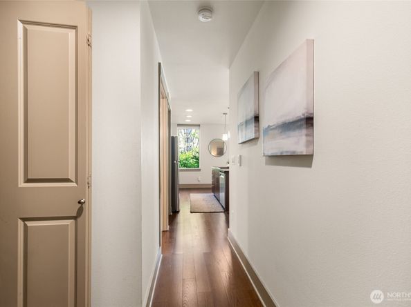 4547 8th Avenue NE 310, Seattle WA 98105