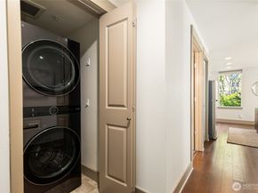 4547 8th Avenue NE 310, Seattle WA 98105