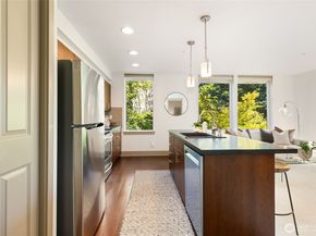 4547 8th Avenue NE 310, Seattle WA 98105