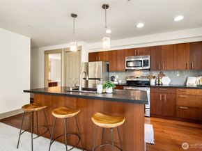 4547 8th Avenue NE 310, Seattle WA 98105