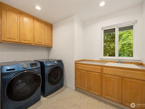 9021 Sand Point Way NE, Seattle WA 98115