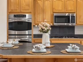 9021 Sand Point Way NE, Seattle WA 98115