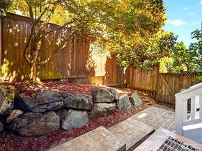 402 Aloha Street, Seattle WA 98109