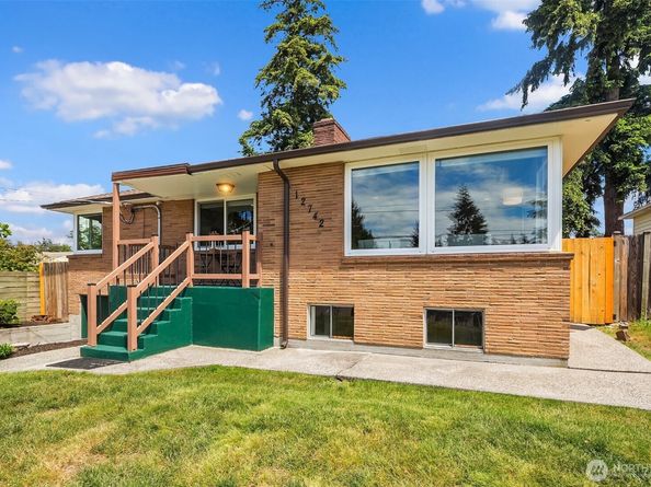 12742 Palatine Avenue N, Seattle WA 98133