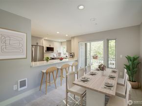 215 20th Avenue E 307, Seattle WA 98112