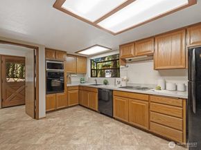 17116 Gravenstein Road, Bothell WA 98012