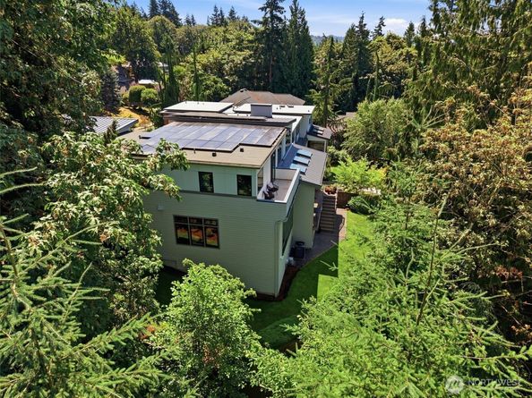 9909 111th Avenue NE, Kirkland WA 98033