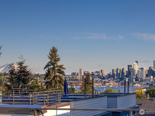 4331 Woodland Park Avenue N, Seattle WA 98103