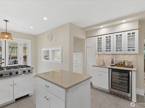 2407 11th Avenue E, Seattle WA 98102