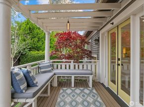2407 11th Avenue E, Seattle WA 98102