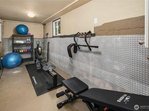 2407 11th Avenue E, Seattle WA 98102