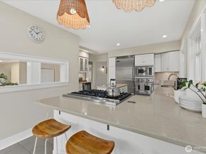 2407 11th Avenue E, Seattle WA 98102