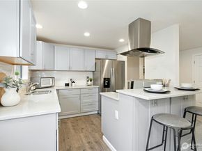 7909 218th Street SW 6, Edmonds WA 98026