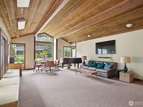 1542 NE 140th Street E6, Seattle WA 98125