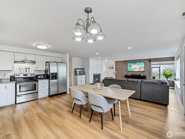 2942 S fontanelle Street C, Seattle WA 98108