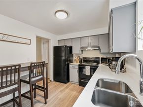 2942 S fontanelle Street C, Seattle WA 98108