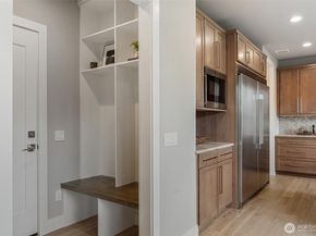 7825 NE 143rd Street, Kirkland WA 98034