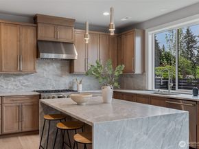 7825 NE 143rd Street, Kirkland WA 98034