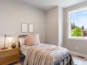 7825 NE 143rd Street, Kirkland WA 98034