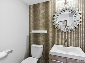 21049 103rd Ave SE, Kent WA 98031