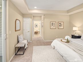 1805 134th Avenue SE 22, Bellevue WA 98005