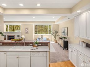 1805 134th Avenue SE 22, Bellevue WA 98005