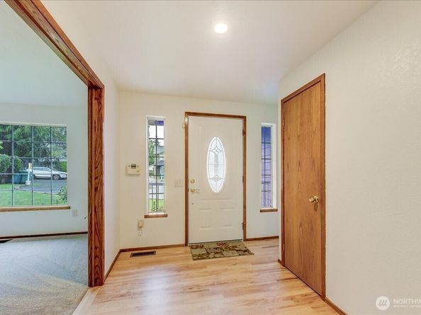 20426 Dayton Avenue N, Shoreline WA 98133