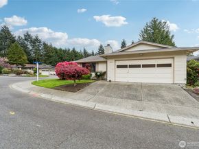 923 S 244th Place, Des Moines WA 98198