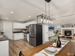 36907 SE Braeburn Street, Snoqualmie WA 98065