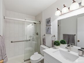 13217 15th Avenue NE A8, Seattle WA 98125