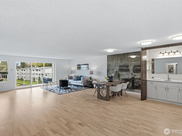 13217 15th Avenue NE A8, Seattle WA 98125