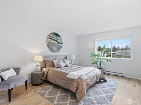 13217 15th Avenue NE A8, Seattle WA 98125