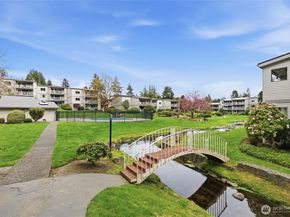 13217 15th Avenue NE A8, Seattle WA 98125