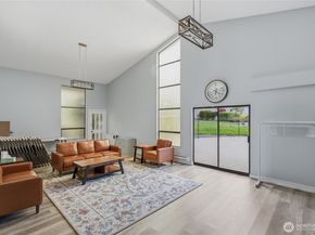 13217 15th Avenue NE A8, Seattle WA 98125