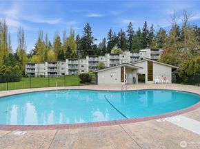 13217 15th Avenue NE A8, Seattle WA 98125