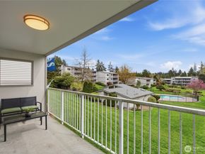 13217 15th Avenue NE A8, Seattle WA 98125