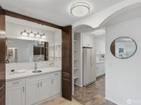 13217 15th Avenue NE A8, Seattle WA 98125