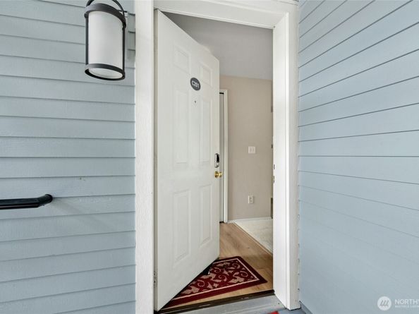 250 NW Dogwood Street C201, Issaquah WA 98027