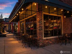 250 NW Dogwood Street C201, Issaquah WA 98027