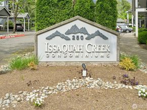 250 NW Dogwood Street C201, Issaquah WA 98027
