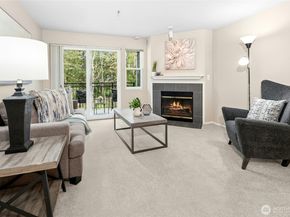 250 NW Dogwood Street C201, Issaquah WA 98027