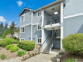 250 NW Dogwood Street C201, Issaquah WA 98027