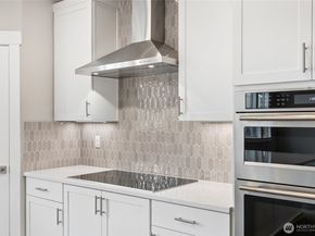 23750 SE 49th Street 6, Issaquah WA 98029