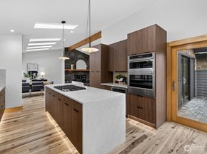 1620 171st Avenue NE, Bellevue WA 98008