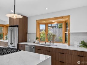 1620 171st Avenue NE, Bellevue WA 98008