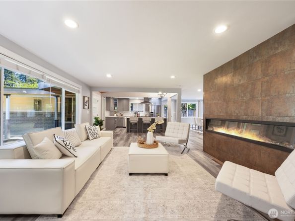 2412 160th Avenue NE, Bellevue WA 98008