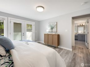 2412 160th Avenue NE, Bellevue WA 98008