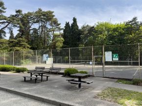 7021 20th Avenue NE, Seattle WA 98115