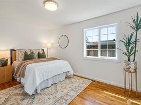 7021 20th Avenue NE, Seattle WA 98115