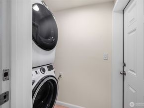 7021 20th Avenue NE, Seattle WA 98115